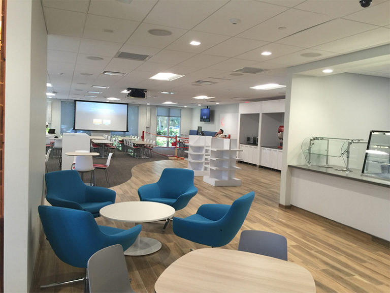 J&J Lounge Area