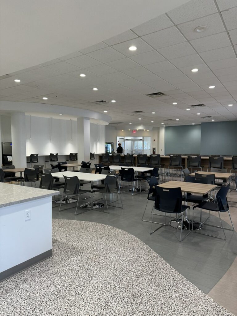 5600 Broken Sound 18