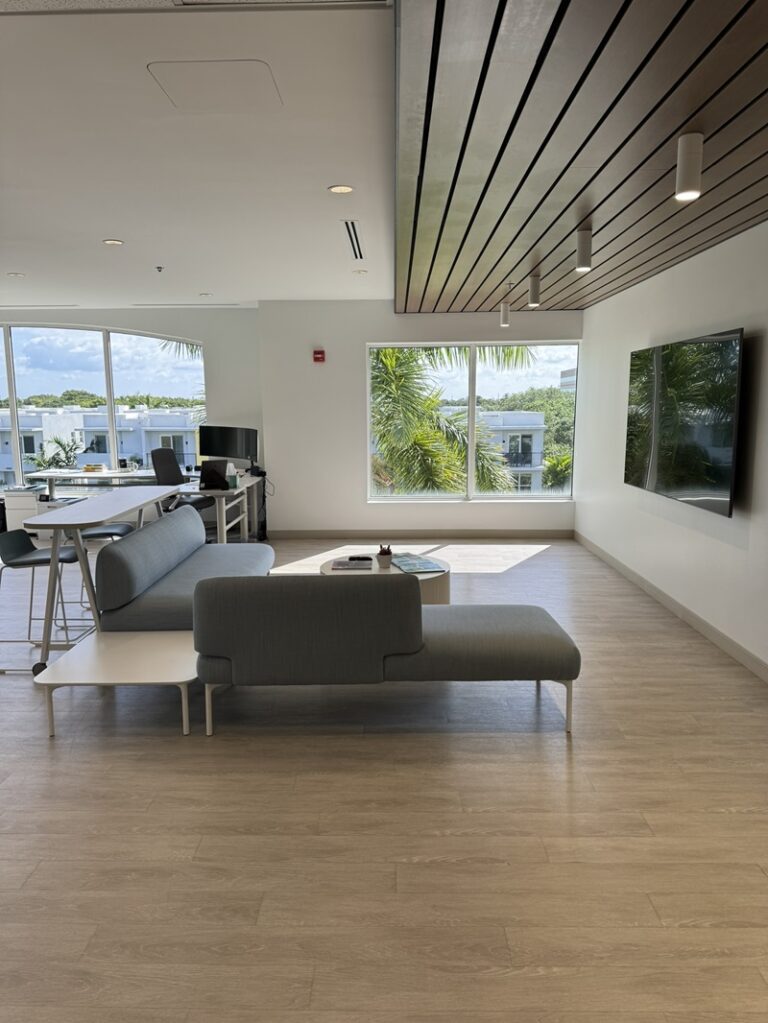 5600 Broken Sound 23